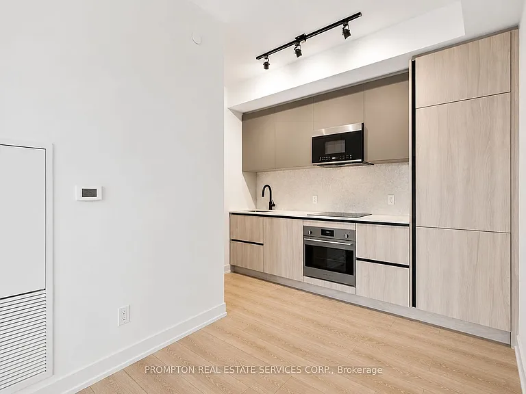 108 Peter St #923 — Photo 6