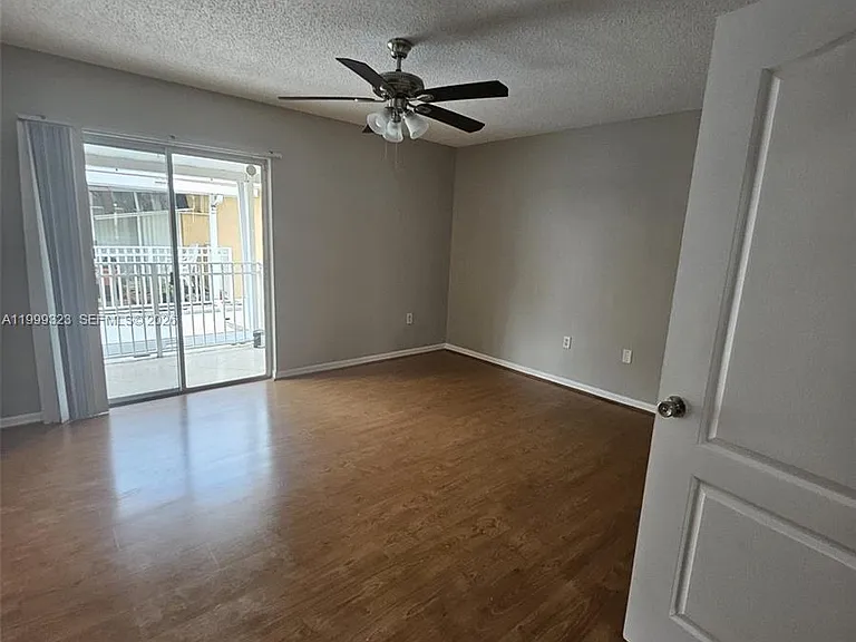 2527 W 76th St #208 — Photo 9