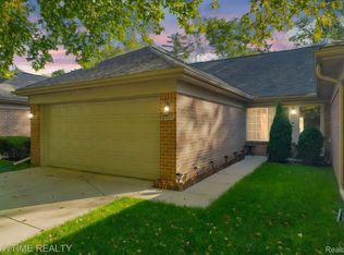51118 Courtyard Dr, Chesterfield, MI