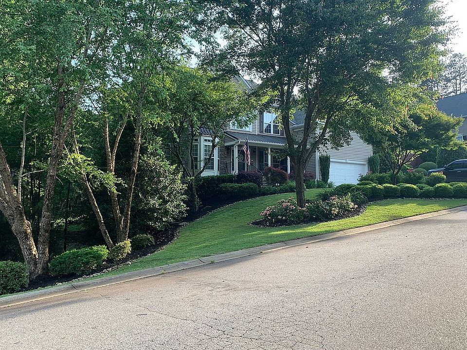 2nd image of 102 Creedmore Ln
