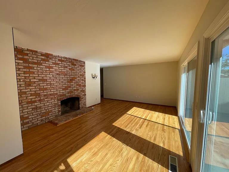 1428 Roselli Dr — Photo 9