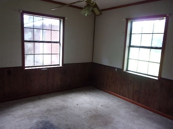 5th image of 4 Cedar Grove Ln