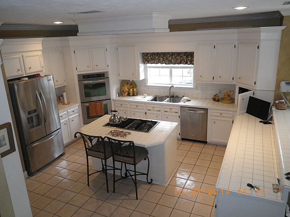 5th image of 204 Woodlands Green Dr