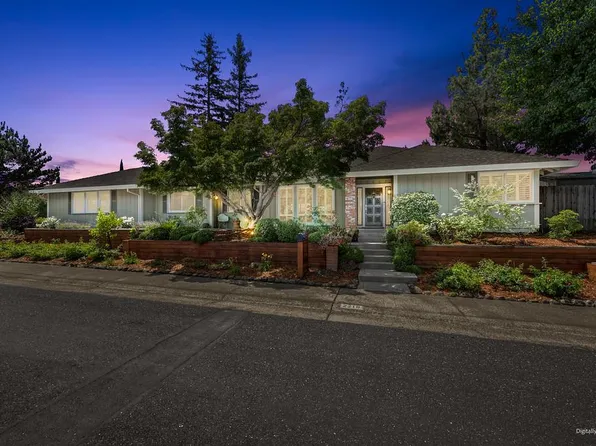 2218 McLaren Dr, Roseville, CA 95661