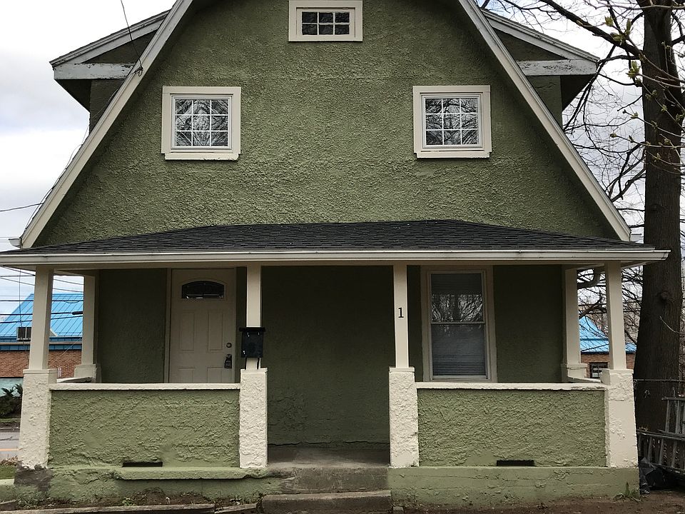 1 Woodneath Crescent - 