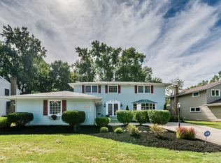 22545 Marlys Dr, Rocky River, OH 44116