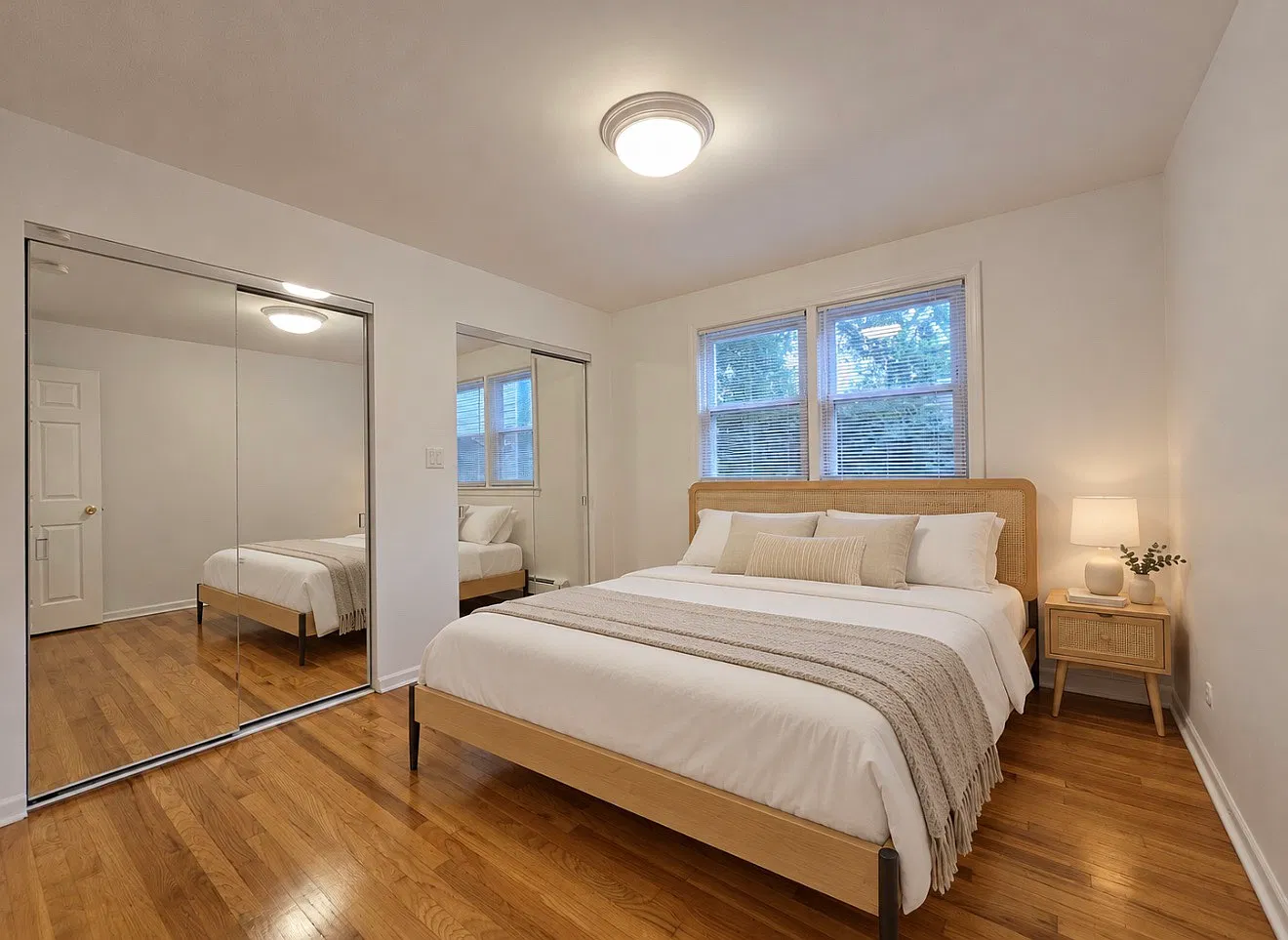 2 bed, 1200 sqft, $1,200 — Photo 1