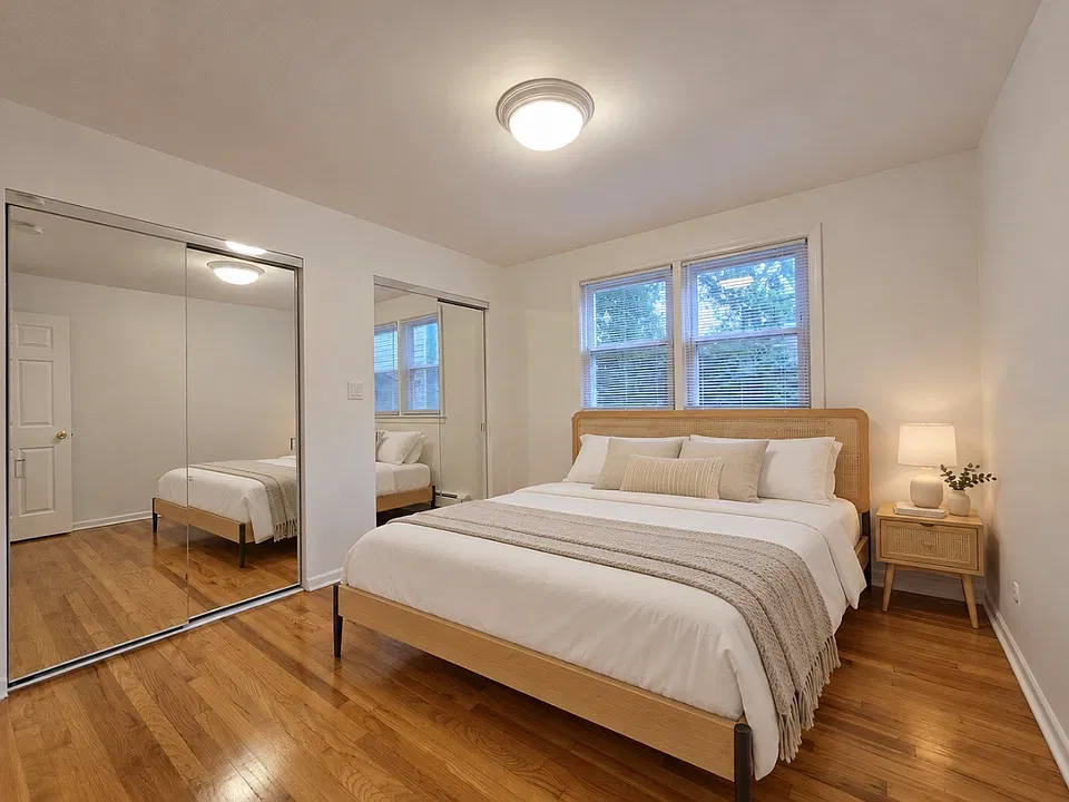 1819 W Touhy Ave #4