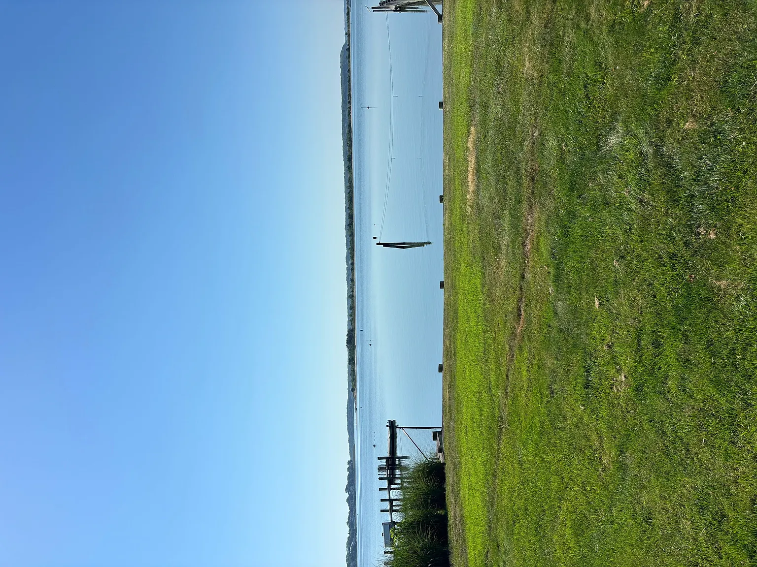 Waterfront Home in Montclair Colony — Photo 3