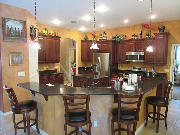 3rd image of 1216 Carriage Park Dr