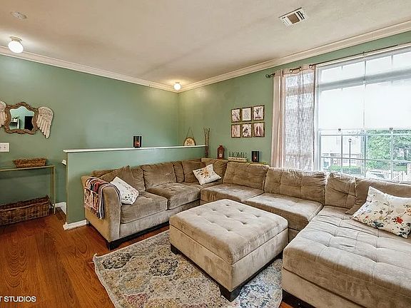 4th image of 122 Admiral Ct #122
