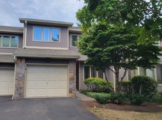 9 Carswell Ct, Basking Ridge, NJ 07920