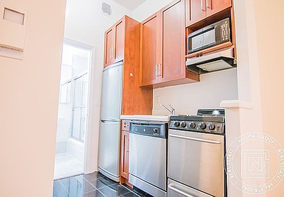 2nd image of 76 Saint Marks Pl APT A