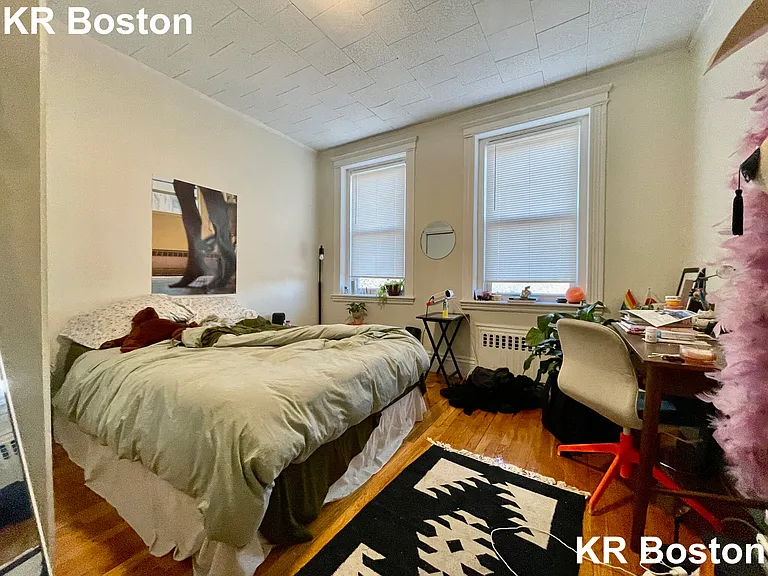 Warren St — Photo 14