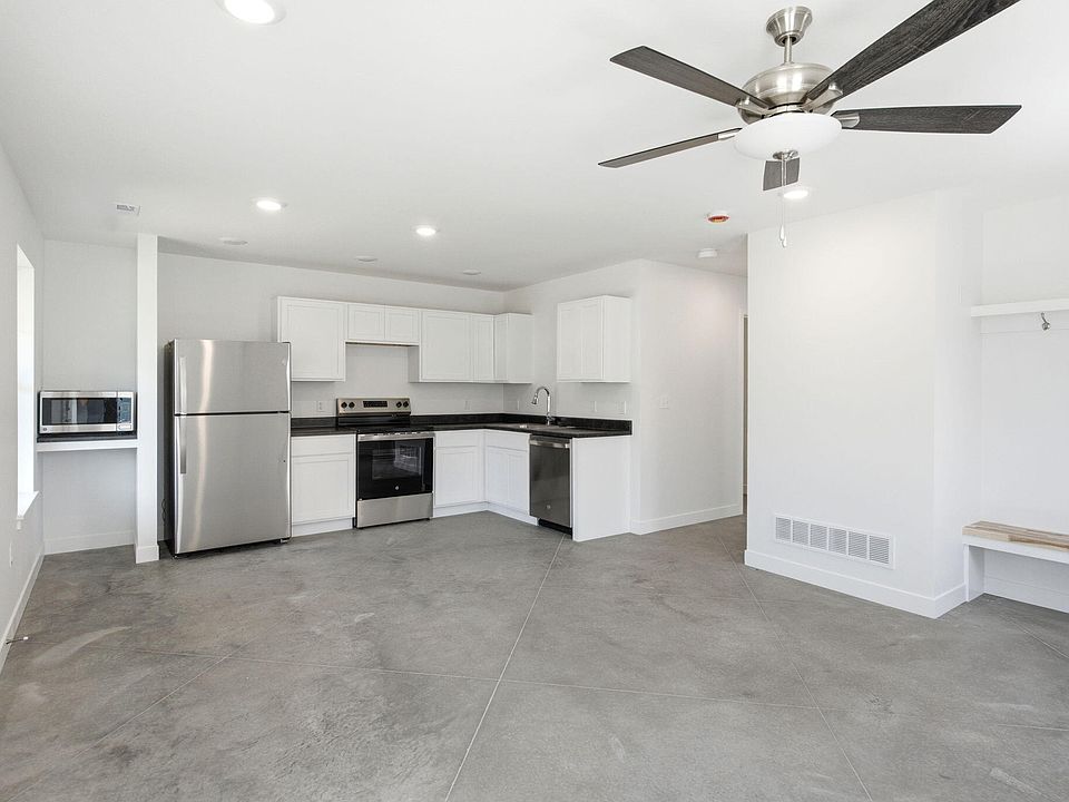 1st image of 604 N Providence Rd #100