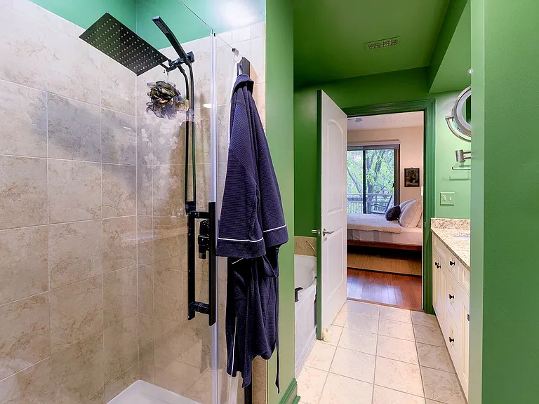 701 Royal Ct #306 — Photo 25