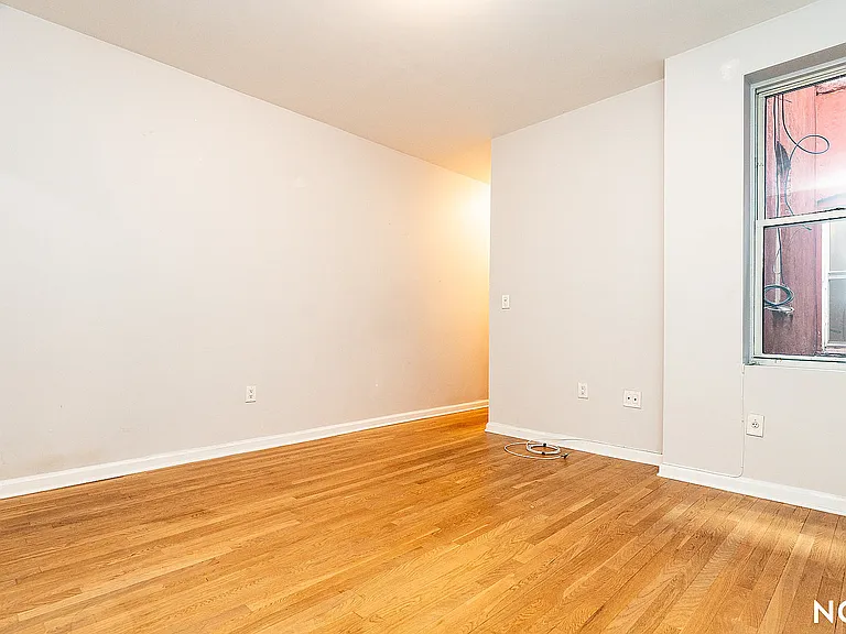 183 Jefferson St #1B — Photo 8