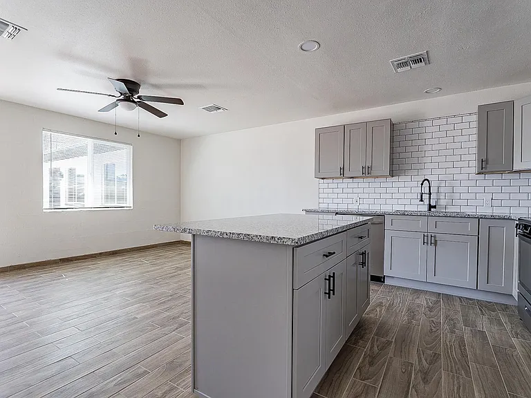 37 E El Parque Dr #A — Photo 17