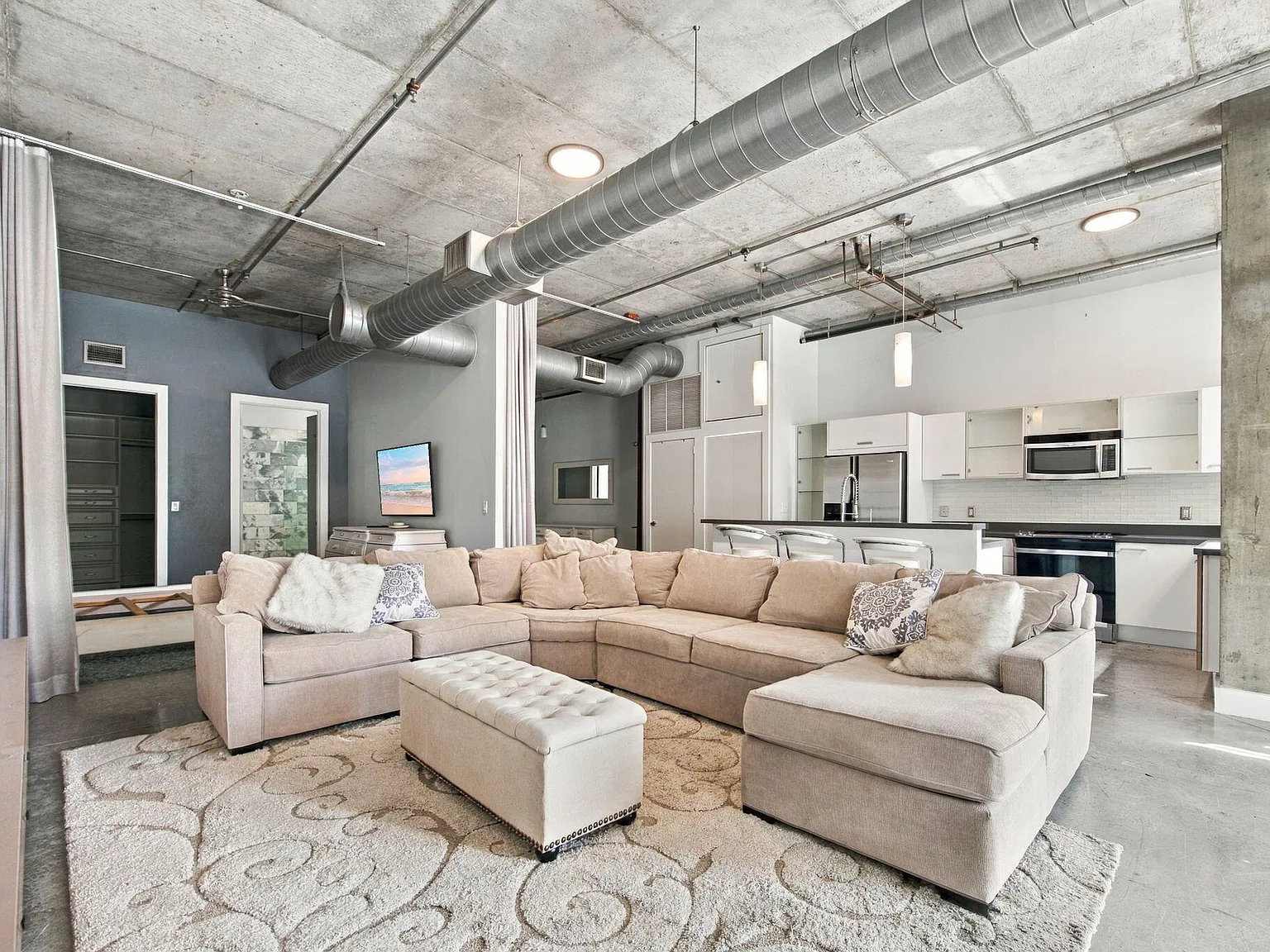 Avenue Lofts — Photo 3