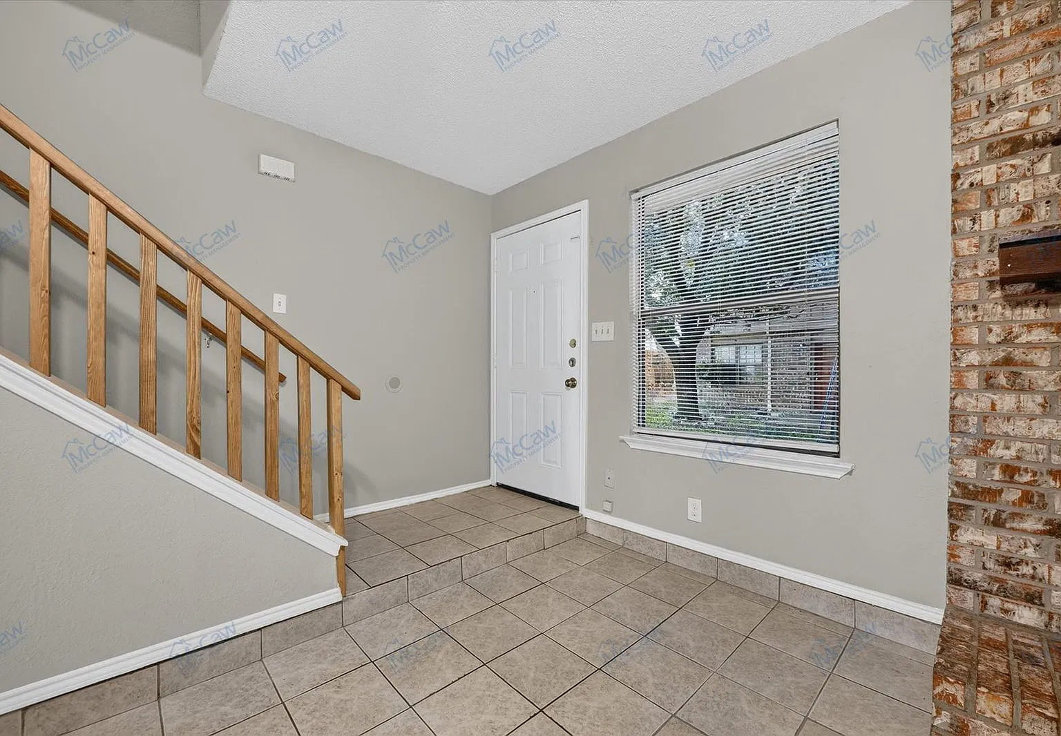 2 bed, 1.5 bath, $1,400 — Photo 3