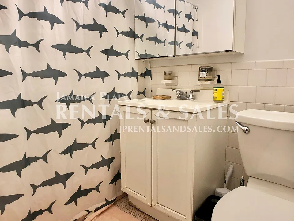 804 Centre St #2