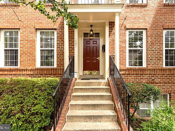 3rd image of 1591 Leeds Castle Dr APT 201