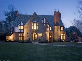 17600 Parkland Dr, Shaker Heights, OH 44120