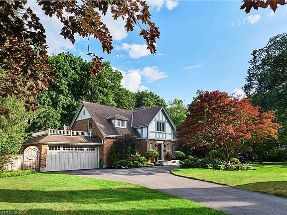 4th image of 19 Inwood Dr