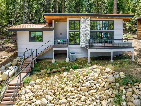 7493 Henness Cir, Yosemite National Park, CA 95389