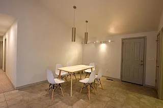 1508 Devonshire Dr — Photo 2