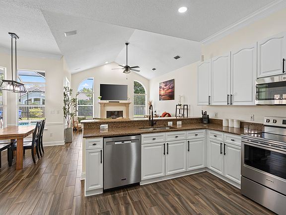 3rd image of 1157 Ashmore Dr