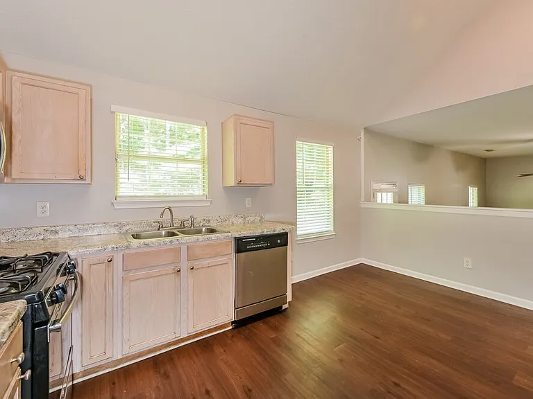 3154 Lower Creek Dr — Photo 7