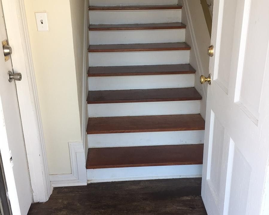 security door to front porch