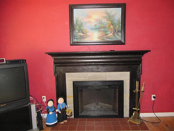 5th image of 32 Sherwood Dr