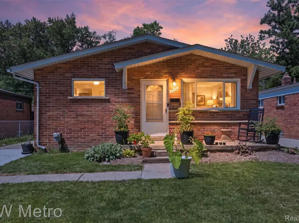 19411 Antago St, Livonia, MI 48152