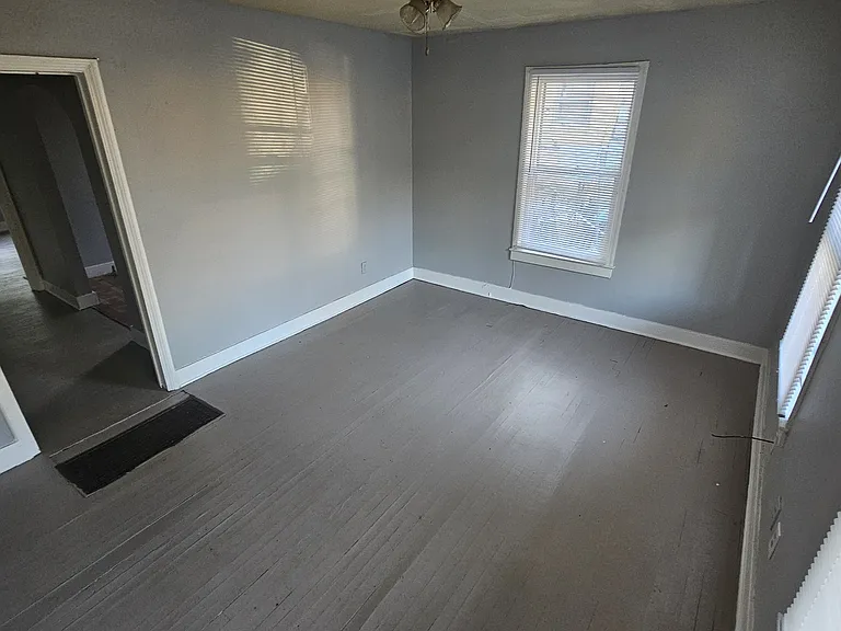 3241 Macon Rd — Photo 2