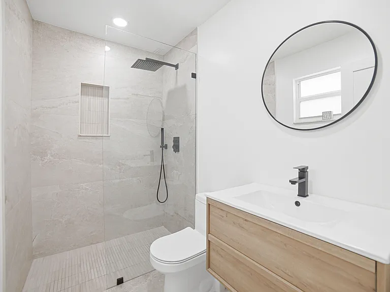 721 N Lakeside Dr — Photo 28
