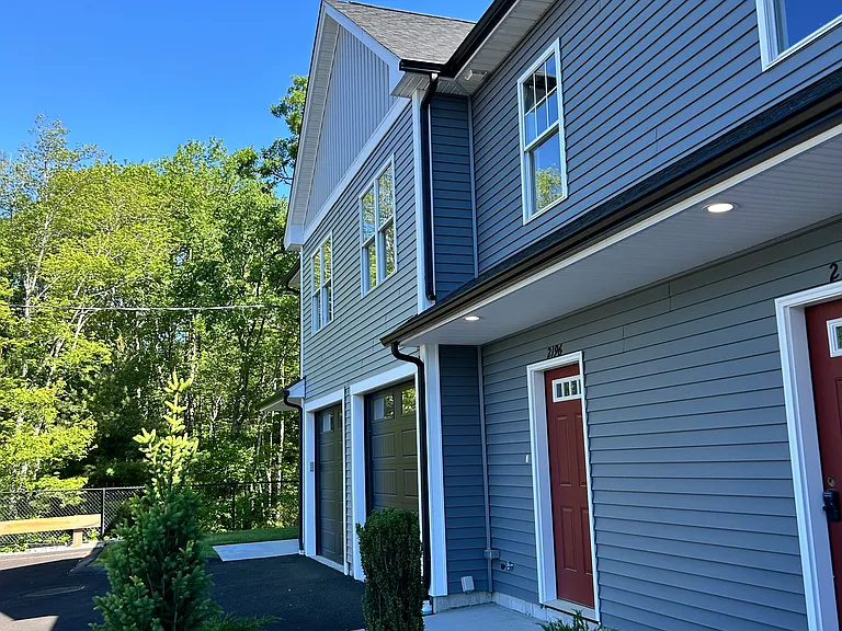 Brand New Luxury Townhomes | 3 BR | 2.5 BA | Garage | Private Patio | Near Exit 7 & Freetown Line — Photo 40