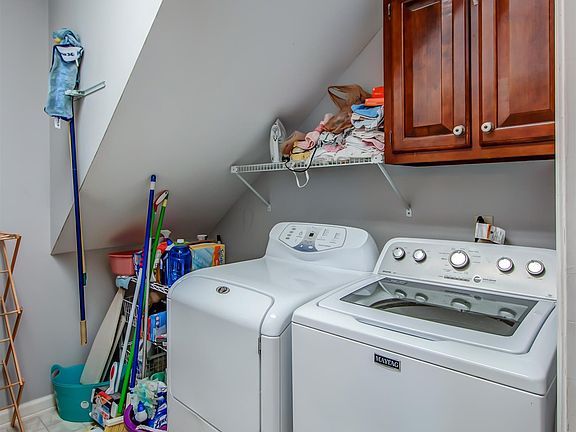5th image of 1509 Holly Hill Dr
