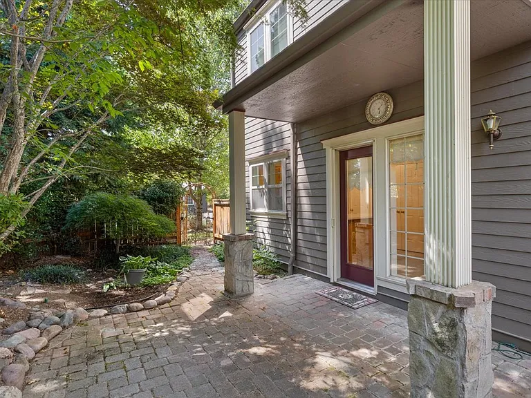 100 Jackson Creek Dr — Photo 22