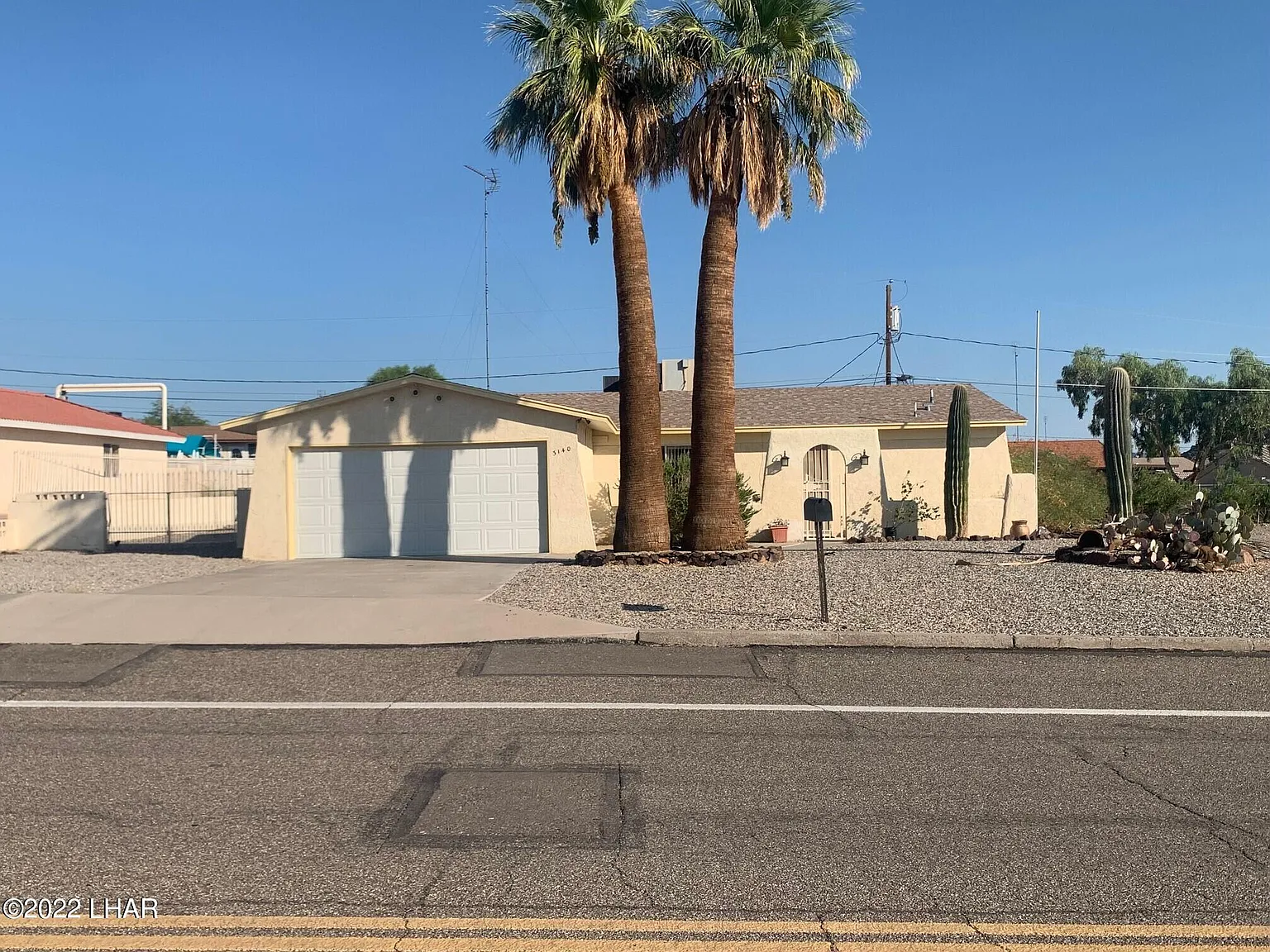 3 bed, 2.0 bath, 1540 sqft, $2,400 — Photo 1