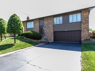 17821 Ridgewood Dr, Hazel Crest, IL 60429