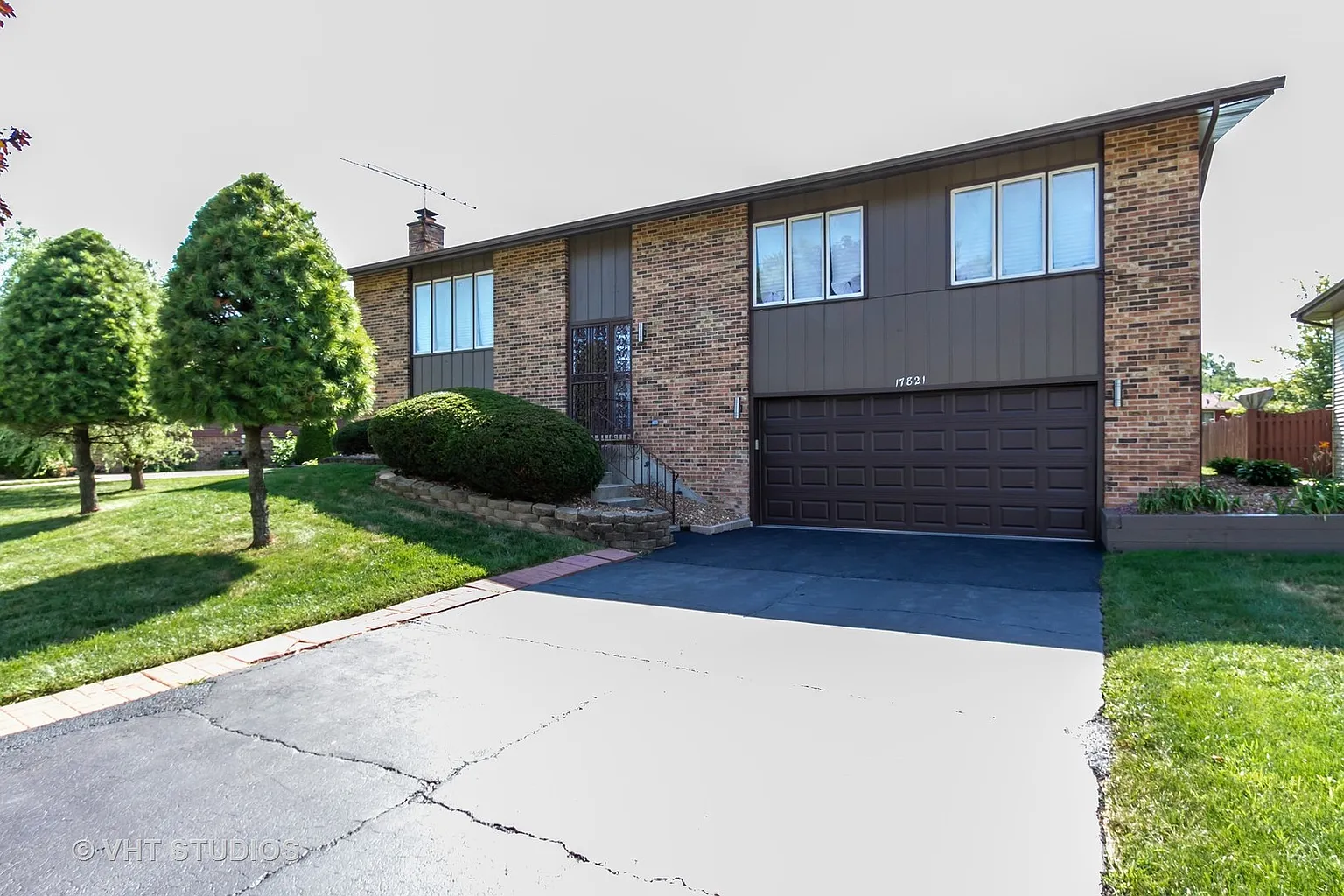 17821 Ridgewood Dr photo 1