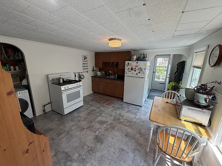 18 Tremont St #2 — Photo 4