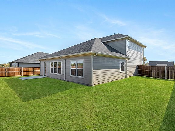 2nd image of 430 Cirrus Cir