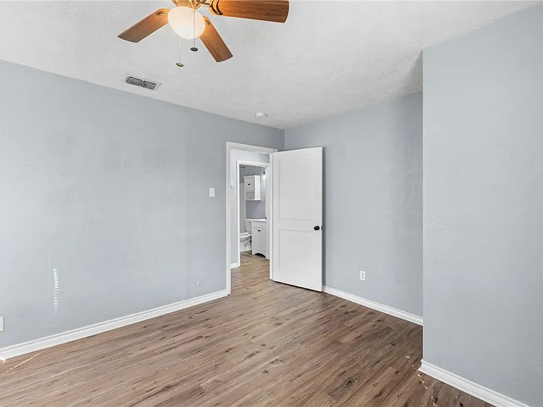 4645 Cheryl Dr — Photo 12