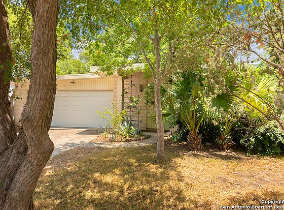 4th image of 307 Fantasia St