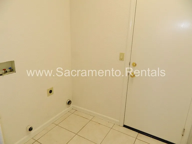 61 White Birch Ct — Photo 8