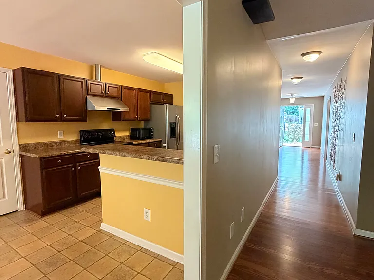 4566 Woodway Dr — Photo 10