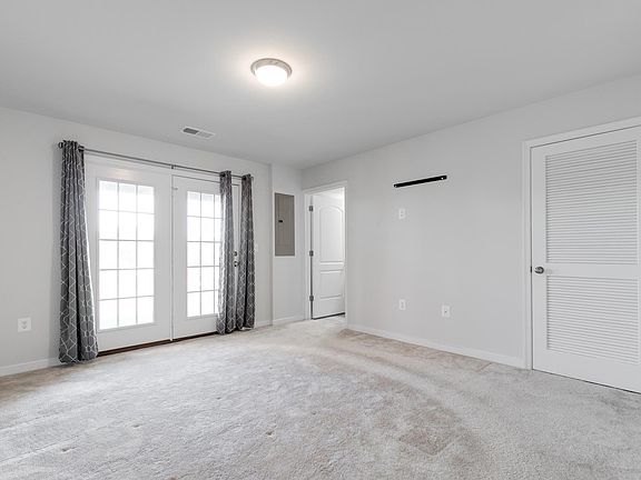 3rd image of 1403 Kerr Dr